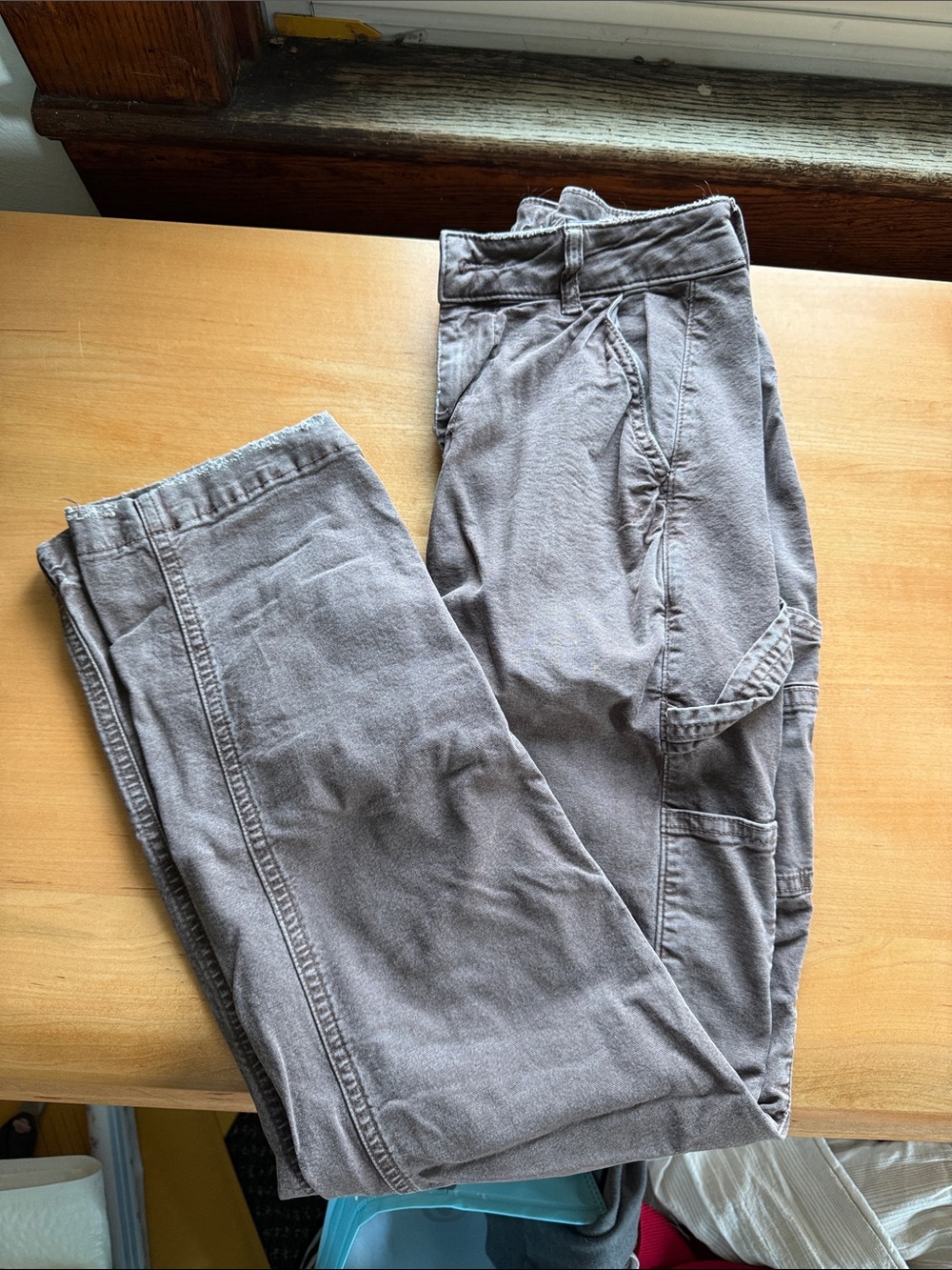 American eagle brown stretch cargo pants